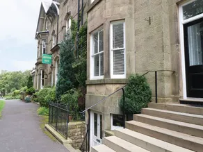 Cottage with garden - Image 3