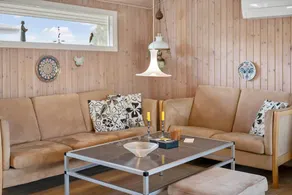 Holiday home with BBQ & terrace - Image 3