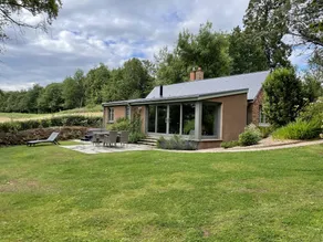 Cottage with garden & jacuzzi | Beach view - Image 3