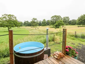 Casa rural con jardín y jacuzzi - Image 3