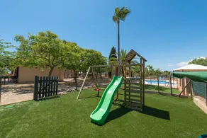 Children-friendly wonderful villa with BBQ, terrace & garden - Image 5