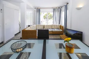 House with terrace, barbeque & garden - Image 5