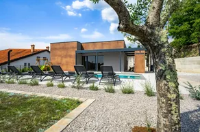 Children-friendly villa with private pool, BBQ & garden | Mountain view - Image 5
