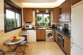 Villa with terrace, private pool & barbeque | Mountain view - Image 5
