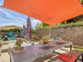 Maison de vacances avec piscine privée, terrasse et jardin - Image 2
