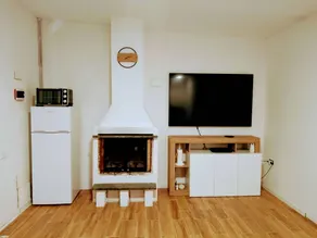 Familienorientiertes Privatzimmer mit Terrasse, Garten und Whirlpool | Poolblick | Haustiere erlaubt - Image 4