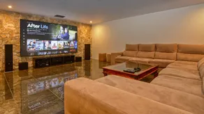 Villa adaptée aux familles avec piscine privée, jardin et terrasse - Image 3