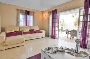 Villa avec piscine privée, terrasse et barbecue - Image 2