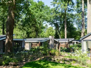 Chalet mit Terrasse und beheiztem Pool - Image 3