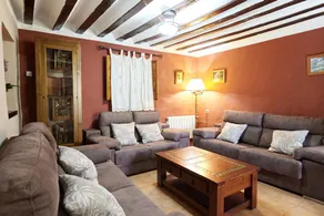 Maison avec barbecue, piscine privée et jardin | Vue montagne - Image 3