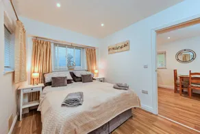 Fully equipped holiday home with garden - Image 3