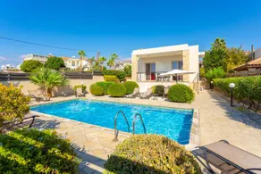 Family-oriented charming villa with garden, BBQ & terrace | Sea view - Image 5