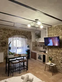Lovely house | Dogs allowed - Image 2