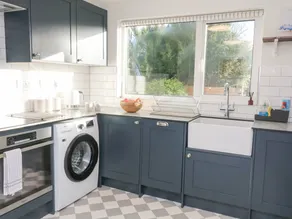 Cottage adapté aux familles avec jardin | Vue plage | Avec animaux acceptés - Image 5