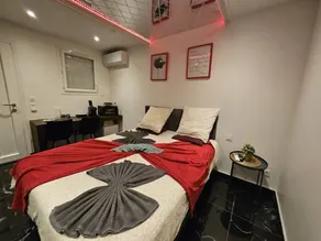Flat with jacuzzi & sauna | City view - Image 2