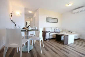 Holiday apartment with garden & barbecue | Sea view - Image 2