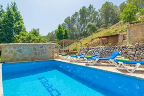 Family-friendly villa with private pool, terrace & barbeque - Image 5