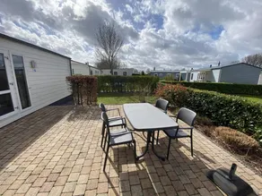 Maison avec sauna, terrasse et jardin - Image 2