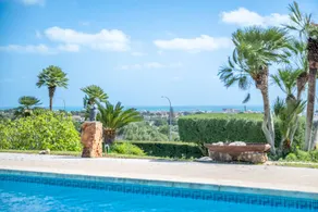 Holiday home with barbeque, garden & terrace | Mountain view - Image 3