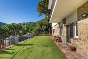 Bed & breakfast with garden, fast internet & pool | Mountain view - Image 2