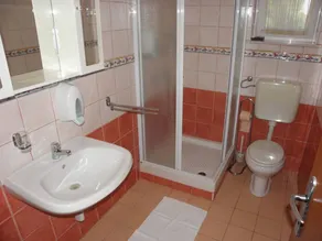 Flat with garden & terrace | Garden view | Next to the beach | Pets allowed - Image 5