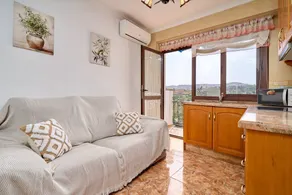 Holiday Home 'Carmela' with Mountain Views, Wi-Fi and Air Conditioning - Image 2