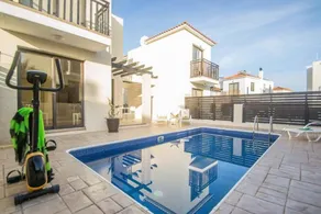 Villa with barbecue - Image 2