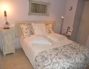 Charming House in Châteney with Shared Pool - Image 5