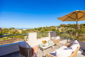 Child-friendly charming villa with private pool, barbecue & terrace - Image 4