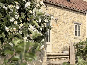 Children-friendly cottage with garden - Image 2