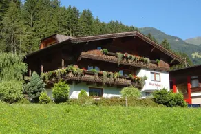 Holiday home with terrace, garden & barbeque - Image 3