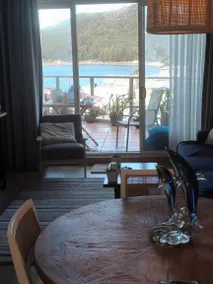 Chambre privée avec barbecue et jacuzzi | Vue piscine - Image 4
