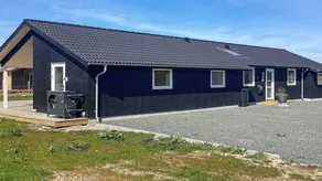 Holiday home with sauna, BBQ & jacuzzi | Beach nearby - Image 2