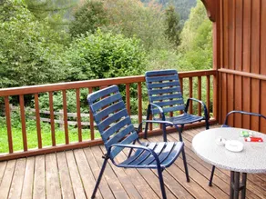 Apartment with terrace & garden - Image 3