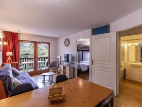 Apartment with pool | Mountain view - Image 2