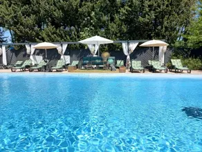 Chalet with hot tub, terrace & pool - Image 2