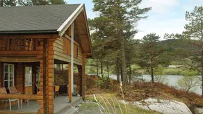 Holiday home with garden & terrace - Image 5