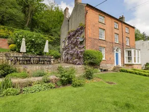Family-friendly wonderful cottage with garden | Pets allowed - Image 2