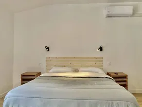Villa with jacuzzi & heated pool - Image 3