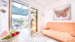 Lovely holiday apartment with terrace | Sea view - Image 2
