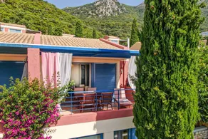 Flat with pool - Image 2