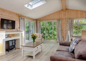 Chalet with terrace & hot tub - Image 5