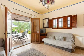 House with barbeque, terrace & pool | Mountain view - Image 4