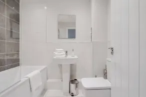 Flat with fast internet - Image 4