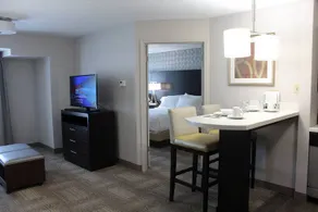 2 Bedroom Suite 1 King 2 Queen Mobility Accessible Tub - Image 2