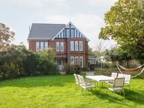 Cottage with garden | Beach view - Image 3