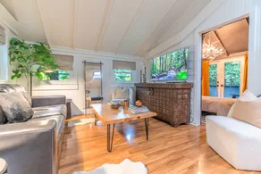 House with garden, terrace & hot tub | Perfect for remote work - Image 2