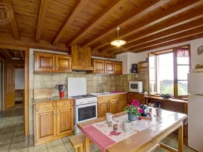 Cottage with barbeque & garden - Image 3