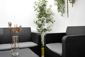 House | City view - Image 2