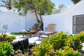 Holiday apartment with private pool, garden & terrace | Pets allowed - Image 4